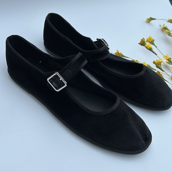 Universal Thread Halston Mary Jane Ballet Flats Black Velvet - Picture 9 of 16